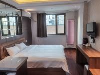 怡莱酒店(北京永定门外沙子口店) - 高级大床房