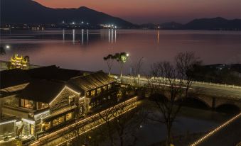 JUN Boutique,Dongqian Lake