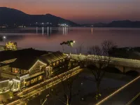 JUN Boutique,Dongqian Lake