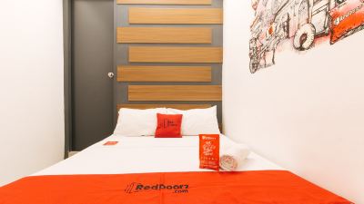 RedDoorz Room