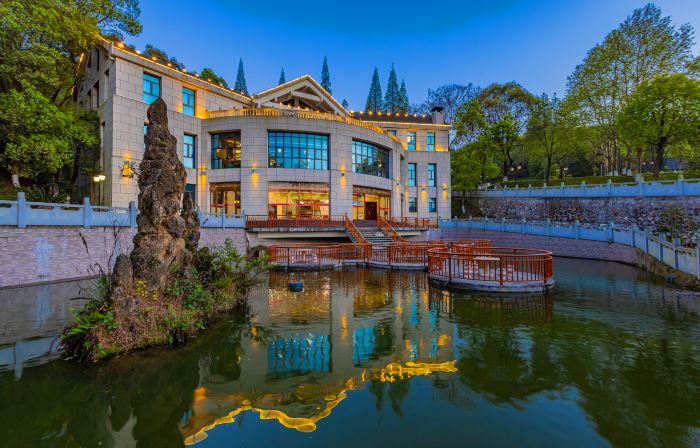 Longshan Garden Hotel