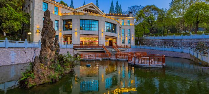 Longshan Garden Hotel Hotels in Yidu