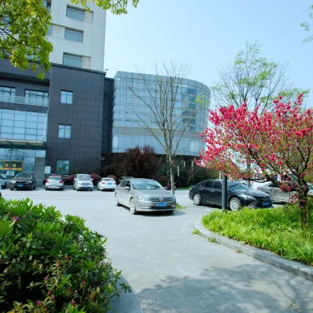 Taihu County Huating Lake Century International Hotel