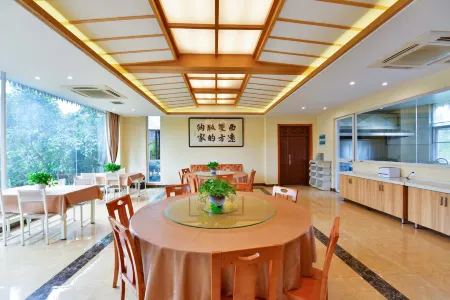 Yuanfang Dejia Daiyuan Inn Отели рядом с достопримечательностью «Menghanman Tingfota Temple»