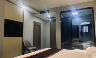 Yanyuan Weijing Hotel