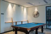 Qijing Mountain Court Hotel (Yangshuo Shili Hualang Yulong River)