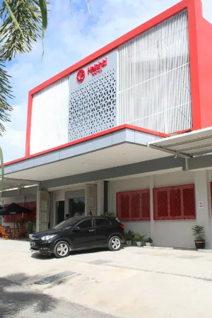 Helsinki Hotel Palu Отели в г. Палу