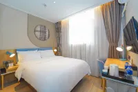Homeinn · neo (Zhuhai Gongbei Port Light Rail Terminal) Hotels in Zhuhai