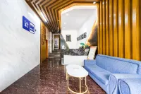 Carlston Hotel