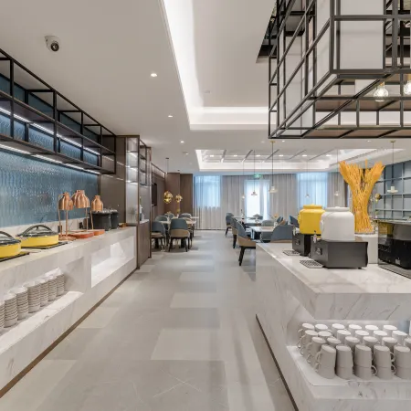 Atour Hotel Pinghu Donghu Sports Center