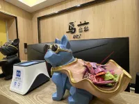 烏茲電競飯店（平湖東湖銀泰百貨店）