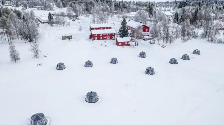 Arctic Guesthouse & Igloos Отели рядом с достопримечательностью «Рануа»