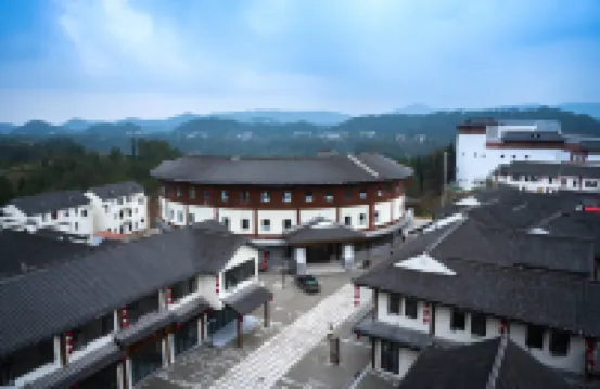 Yilong Yulu Hotel