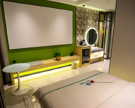 雅朵輕居酒店（五原金橋華府店） 五原酒店