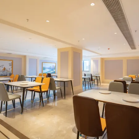 Vienna Hotel (Huilai High Speed Railway Station)