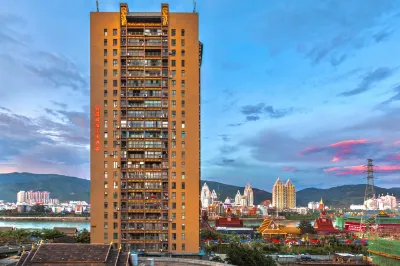 Yichenwei Binjiang Hotel (Xishuangbanna Splashing Plaza) Hotels in Poshui Plaza