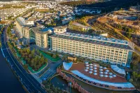 Hilton Lijiang Hotels near Lijiang Railway Station