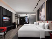Radisson RED Hotel Zhuhai Gongbei Port