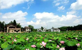 Xinyang Mountain B&B