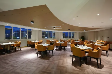 Magnotel Hotel (Yancheng Sheyang Wanda Plaza Shuangshanbei Road) Отели рядом с достопримечательностью «Xixin Temple»