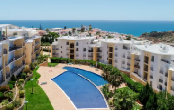 BnB Homes Ocean View Apartment with relax Terrace, 2 Swimming pools & Tennis court