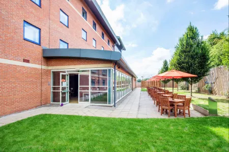 Premier Inn Banbury Town Centre (Castle Quay) Отели в г. Шоттесуэлл