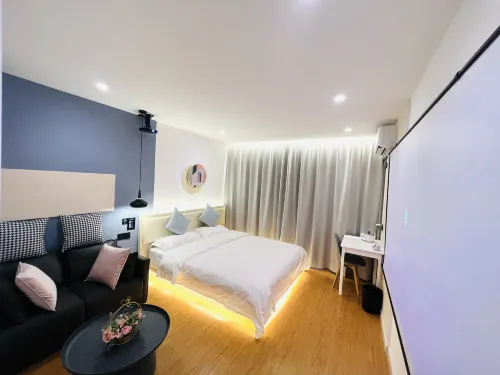Box Space Hotel (Jingzhou University Town Vocational Institute)