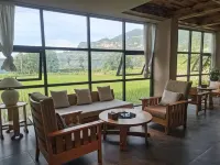 Youyang Flower Field∙Yuejianli Hotel di Youyang Tujia and Miao Autonomous County