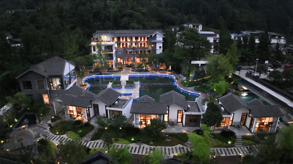 Youzai Shanju Hot Spring B&B