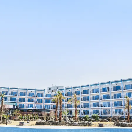 Hallim Resort Отели рядом с достопримечательностью «Пляж Хёпчже»