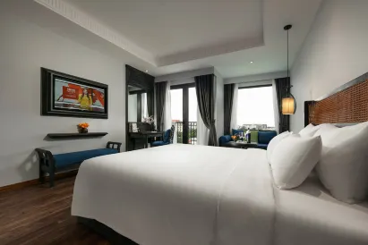 Shining Riverside Hoi An Boutique & Spa