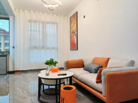 QuanJi Homestay(Luoyuan  Railway Station Store) Отели в г. Лоян