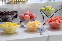 Atour Hotel, located above the fountain in Guiyang's Grand Cross Square - breakfast