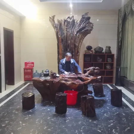 Fuyang Longhui Huatai Hotel