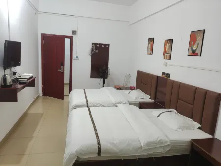 Fuyi Apartment Отели рядом с достопримечательностью «Xuejinyan Former Site»