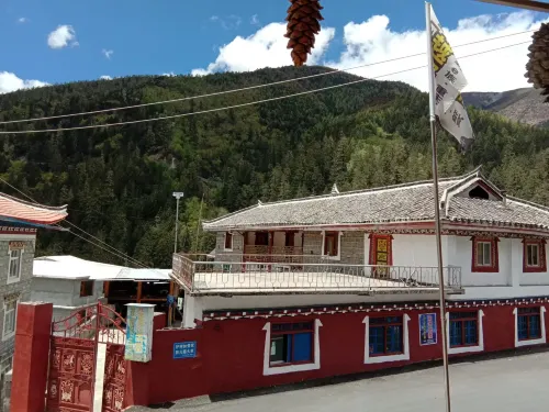 Zeren Zhuoma Inn Kowloon Hotels in Jiulong County