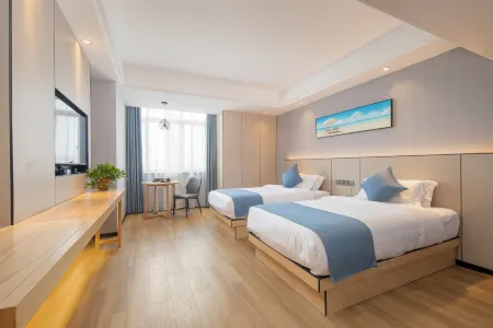 Anqing Wuyue Plaza Maison New Century Hotel