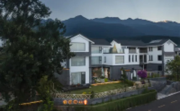 Dali Yutang Banshan Inn