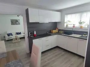 Lovely 2 Bedroom Modern Ground Floor Flat