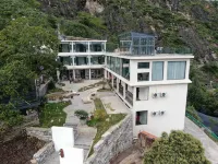 虎跳峽鎮沐雲半山民宿 雲南·香格里拉中虎跳峽附近的飯店