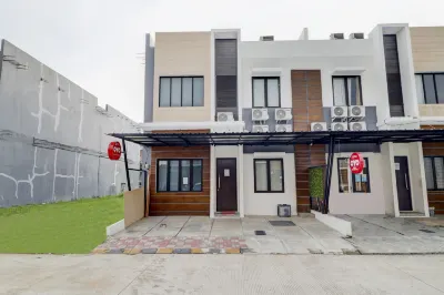 OYO 90215 Ada Residence