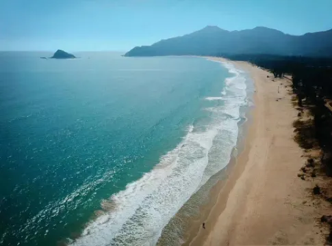 Jimmy's Ancient Charm Homestay (Xichong Branch) Отели рядом с достопримечательностью «Международная прибрежная туристическая зона Сичонг»