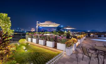 Xiatuo Hotel (Shenzhen Longgang Shuanglong Metro Station)