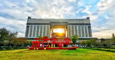 Zhejiang Railway City Square Hotel