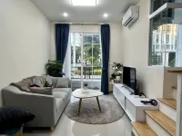 Tambon Tha Sala four bedrooms and two living rooms complete townhouse Hotels in Chiang Mai