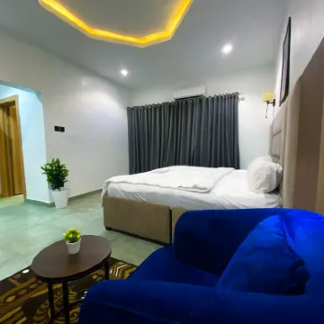 Dartford Hotels and Suites Hotels near Uteh Enogie Palace
