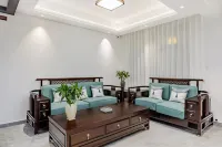 Rufeng Chinese Inn (Taohua Tan Scenic Area)