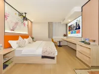 Fengjin Hotel (Xingren Plaza) Hotels in Xingren