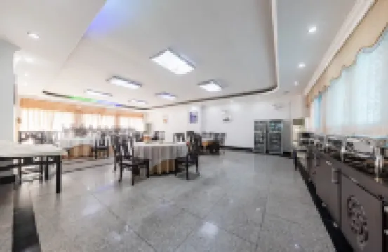 雅悦柏庭花園酒店（芒市廣場機場店）