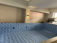 Maitreya Blue Lake Hot Spring Resort Hotel - piscina